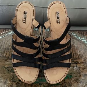 BORN Leather Wedge Sandals Black EUC